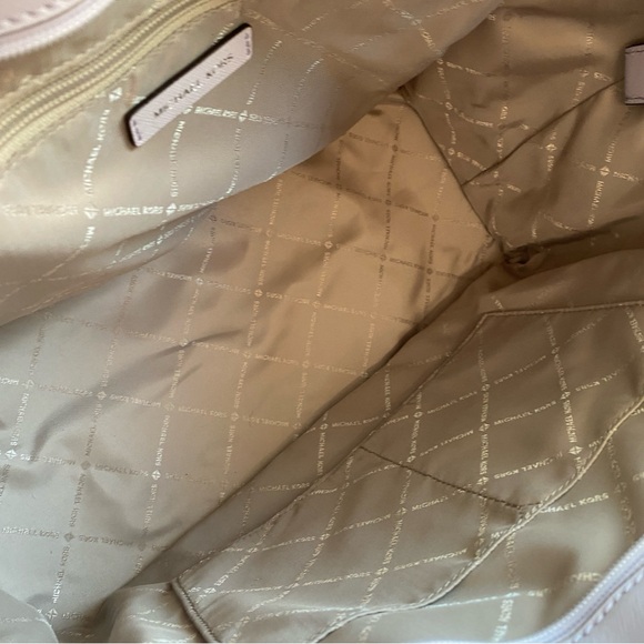 Michael Kors Gilly XL Drawstring Tote Saffiano Leather in Lavender Mist Color - Picture 11 of 12